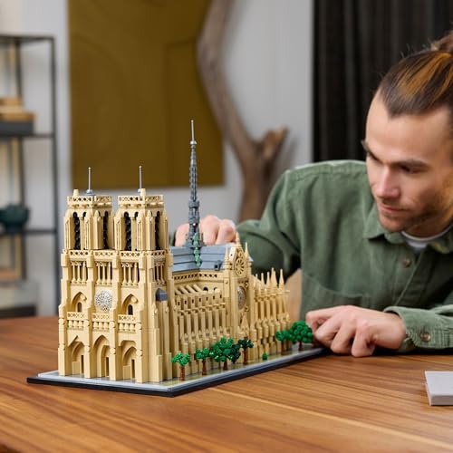 Thumbnail 7 de LEGO Architecture Notre-Dame de Paris (21061) – Maquette pour adultes, voyage dans l’histoire de l’architecture