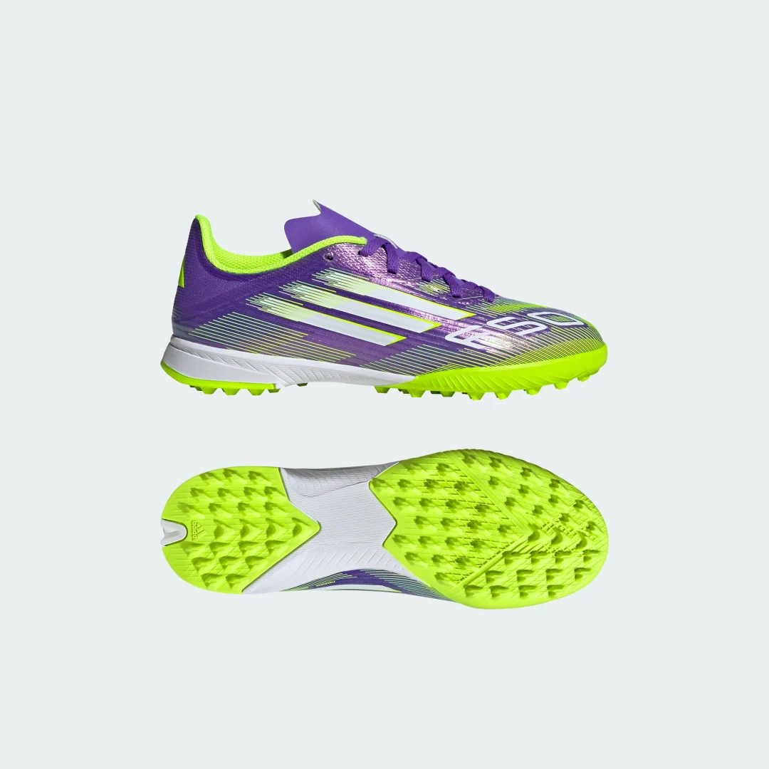 Detalle de Adidas Bota F50 League moqueta (niño) – color violeta
