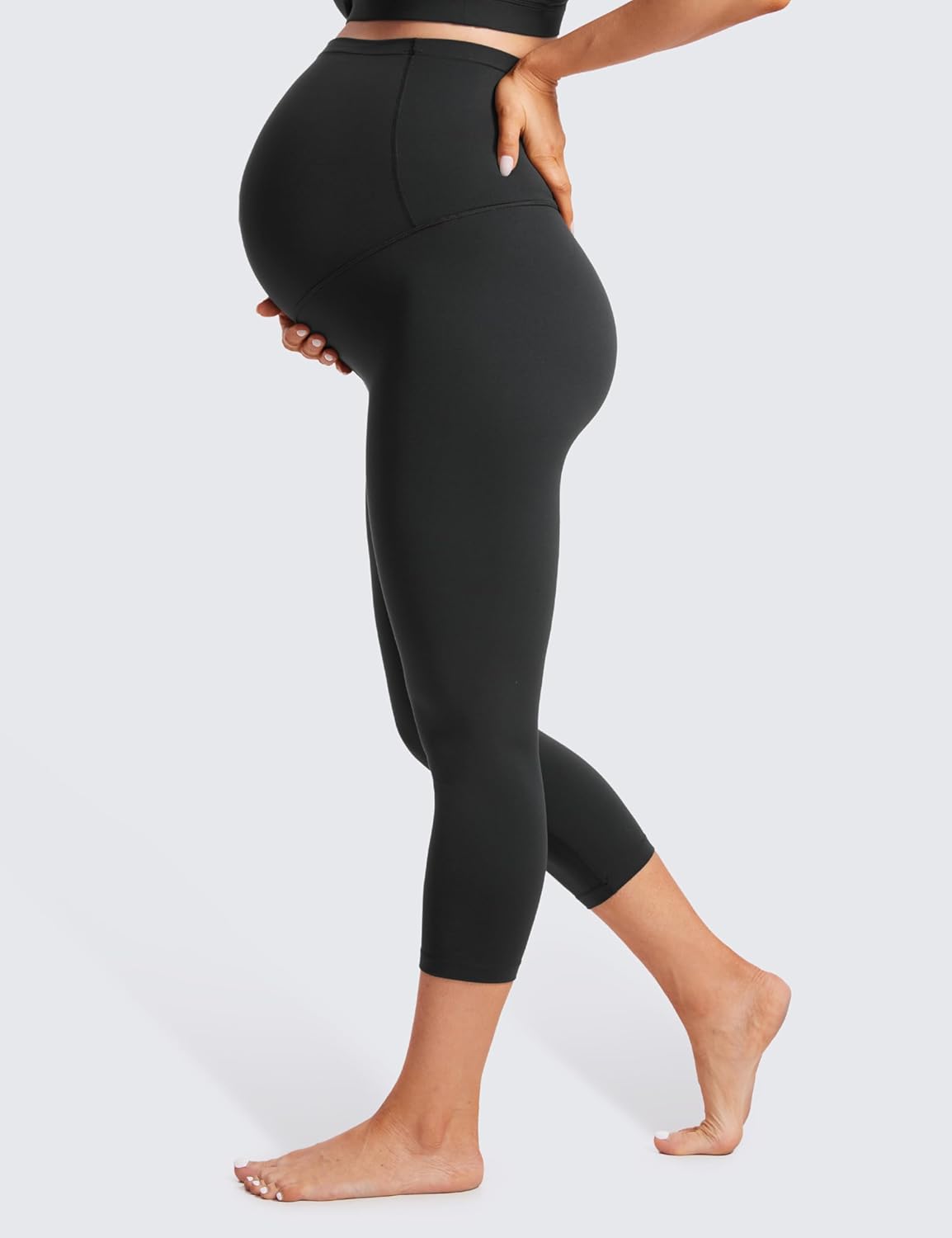 Detalle 2 de CRZ YOGA Butterluxe Maternity Capri Leggings – 21/23" Belly Support for Pregnancy and Postpartum