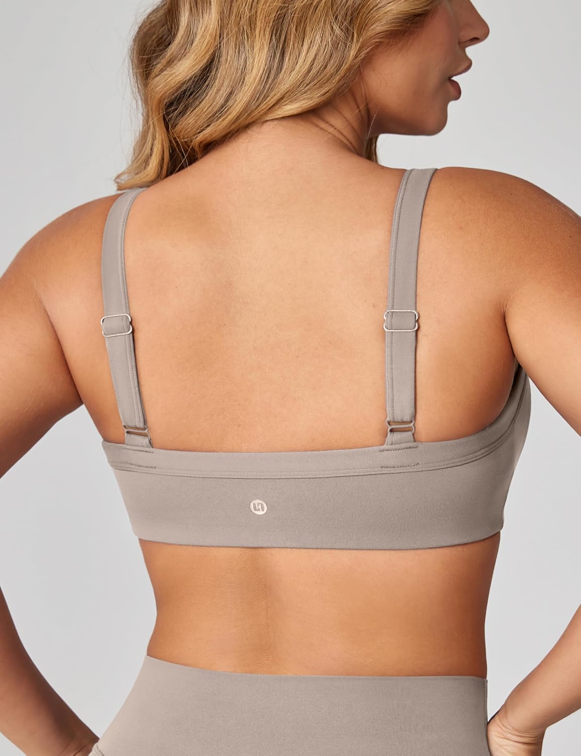 Detalle 2 de UNISSU Hugcurve Adjustable Sports Bra Square Neck Wireless Padded Yoga Workout Tops