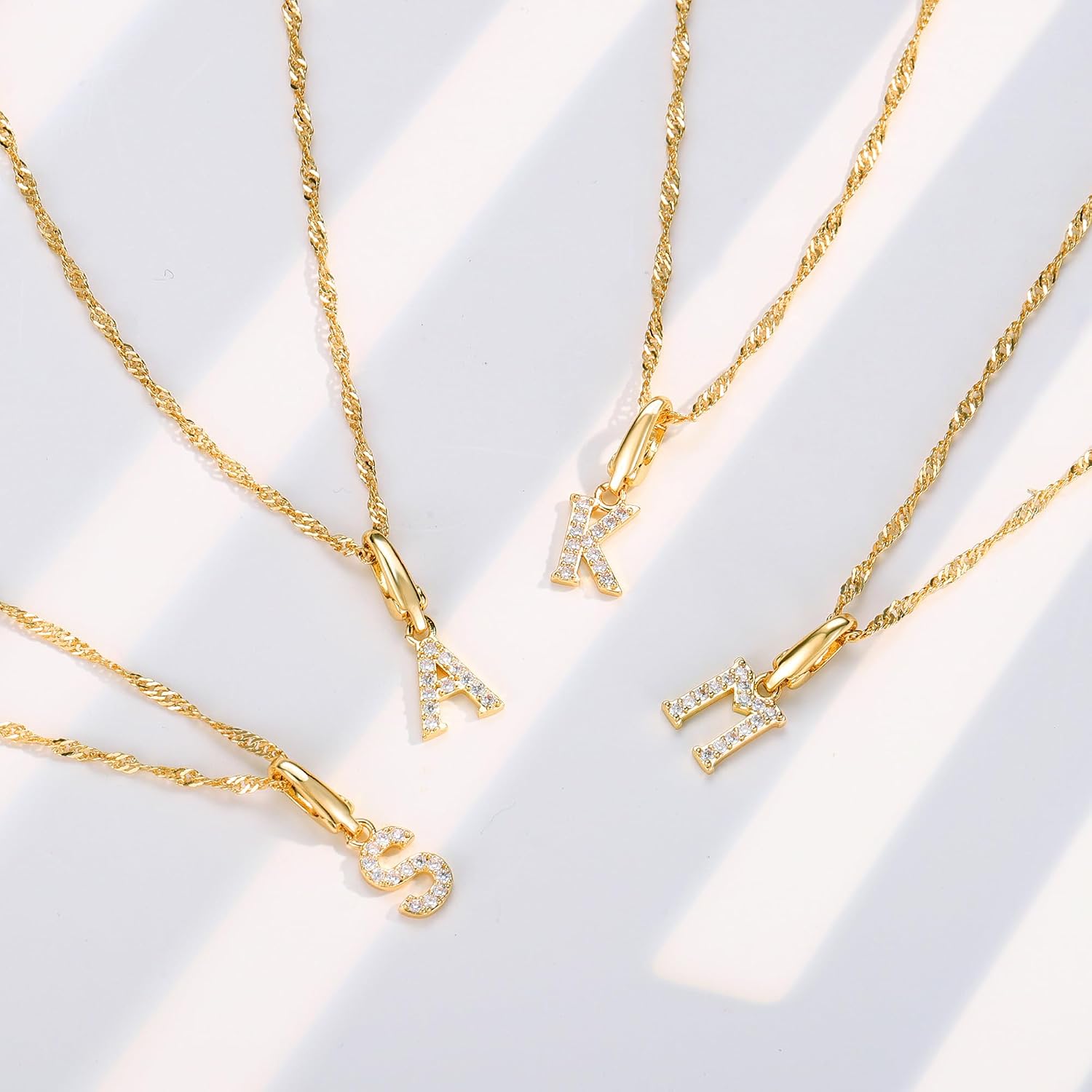 Thumbnail 6 de TINGN Gold Kette mit Buchstaben (A–Z) – 14 Karat vergoldete gedrehte Panzerkette mit Zirkon-Anhängern