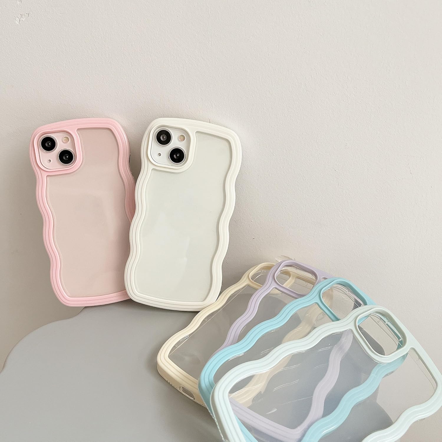 Detalle de UEEBAI iPhone 15 Pro Max Hülle – Transparente TPU-Schutzhülle mit wellenförmigem Rahmen (Blau)