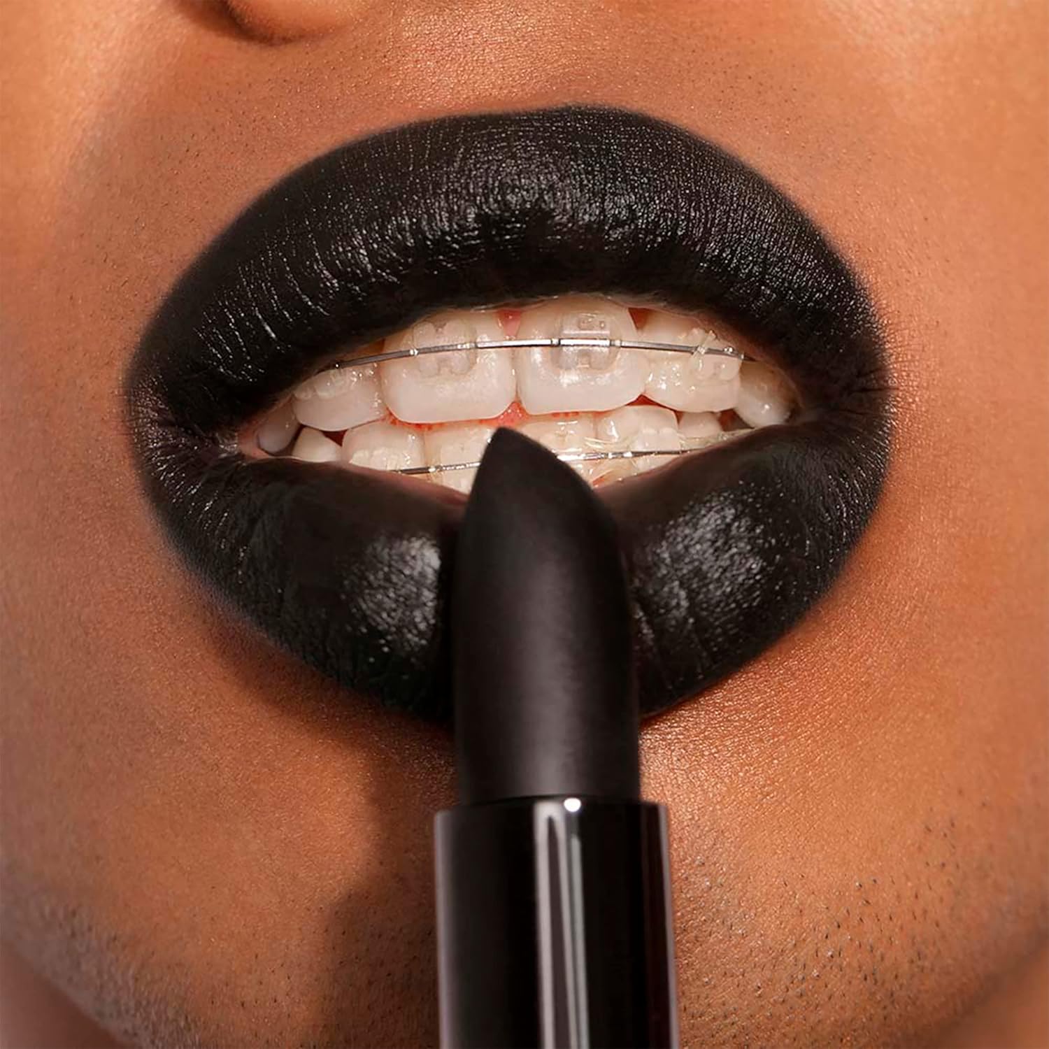 Thumbnail 2 de 3INA MAKEUP The Lipstick 900 Nero – Rossetto Mat a lunga tenuta, idratante e cremoso