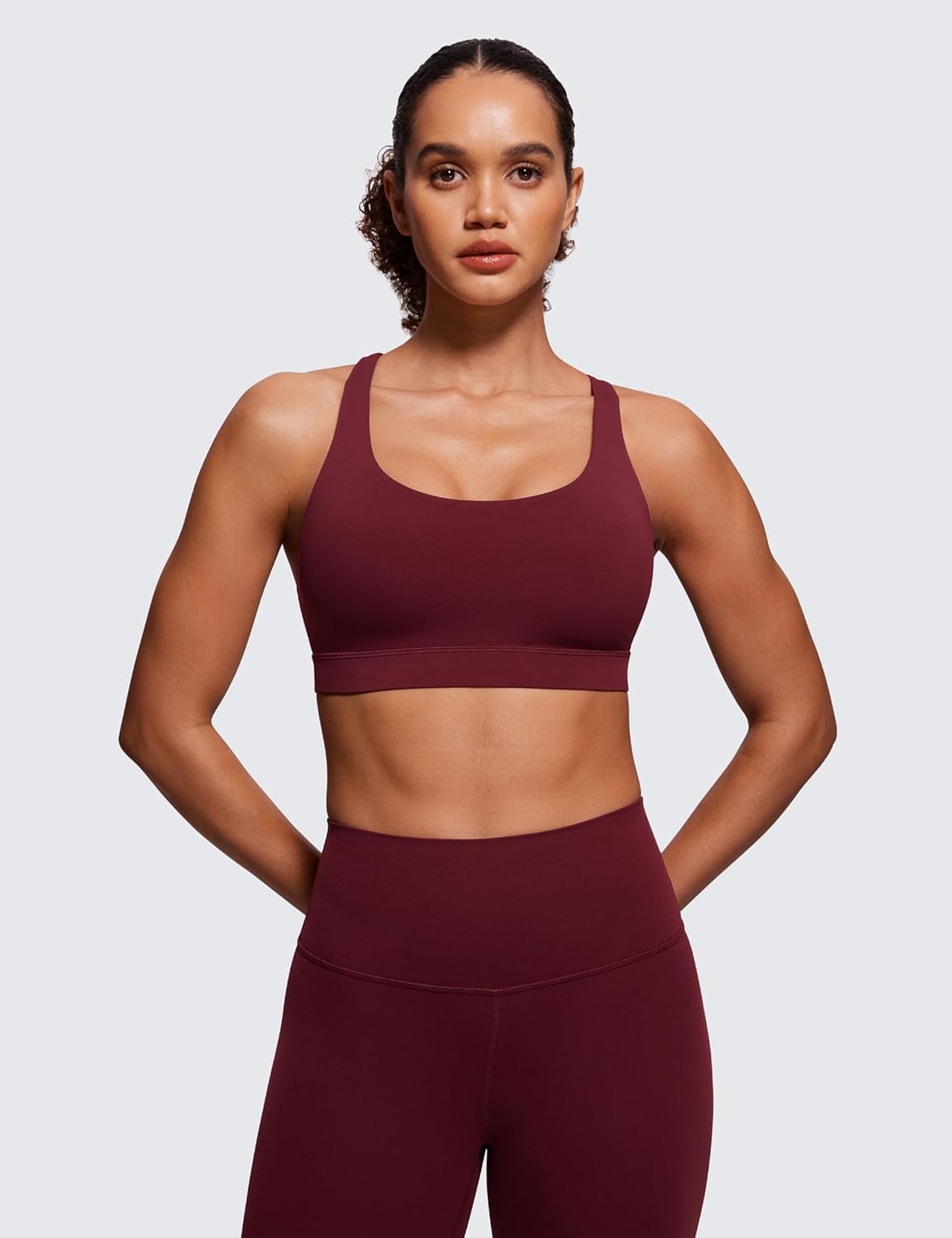 Detalle 2 de CRZ YOGA Damen Ohne Bügel Sport BH Gekreuzt Rücken Spaghetti Top Abnehmbare Pads – Yoga Croptop