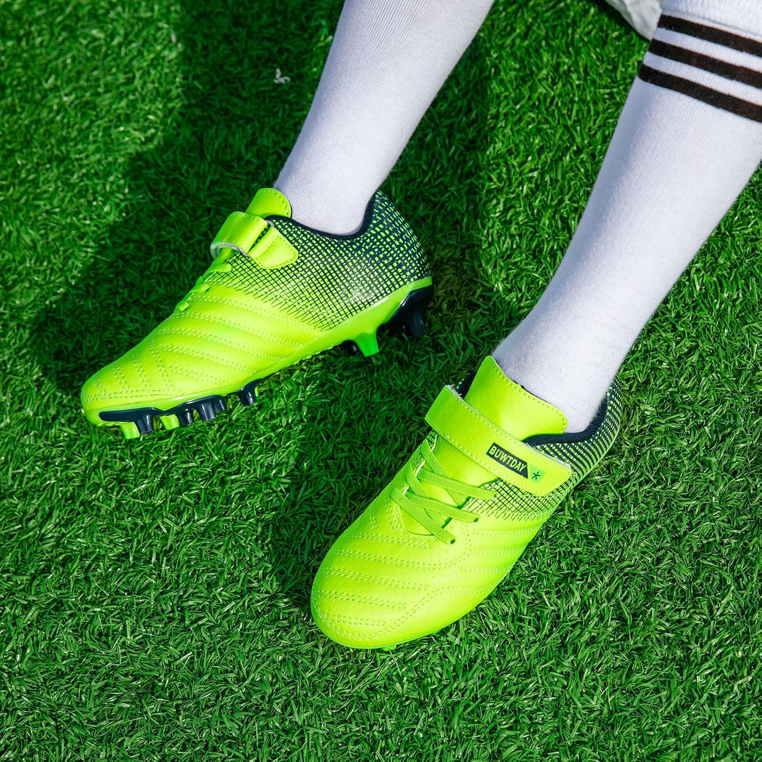 Thumbnail 2 de BUWTDAY Kids Soccer Cleats for Boys & Girls (Firm Ground Athletic Outdoor Football Shoes)