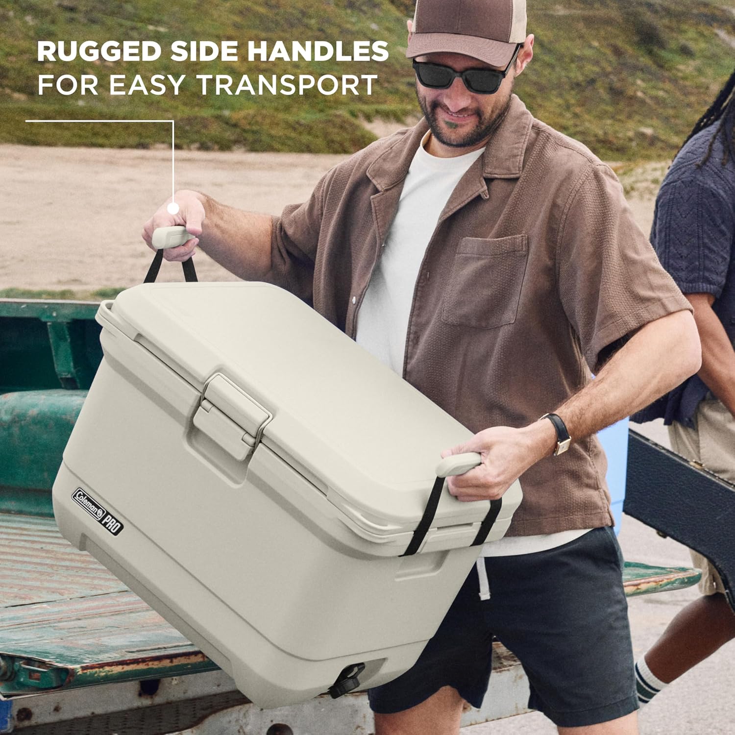 Detalle 1 de Coleman Pro 45-Quart Hard Cooler with Wheels, 74-Can Capacity, Desert Sand