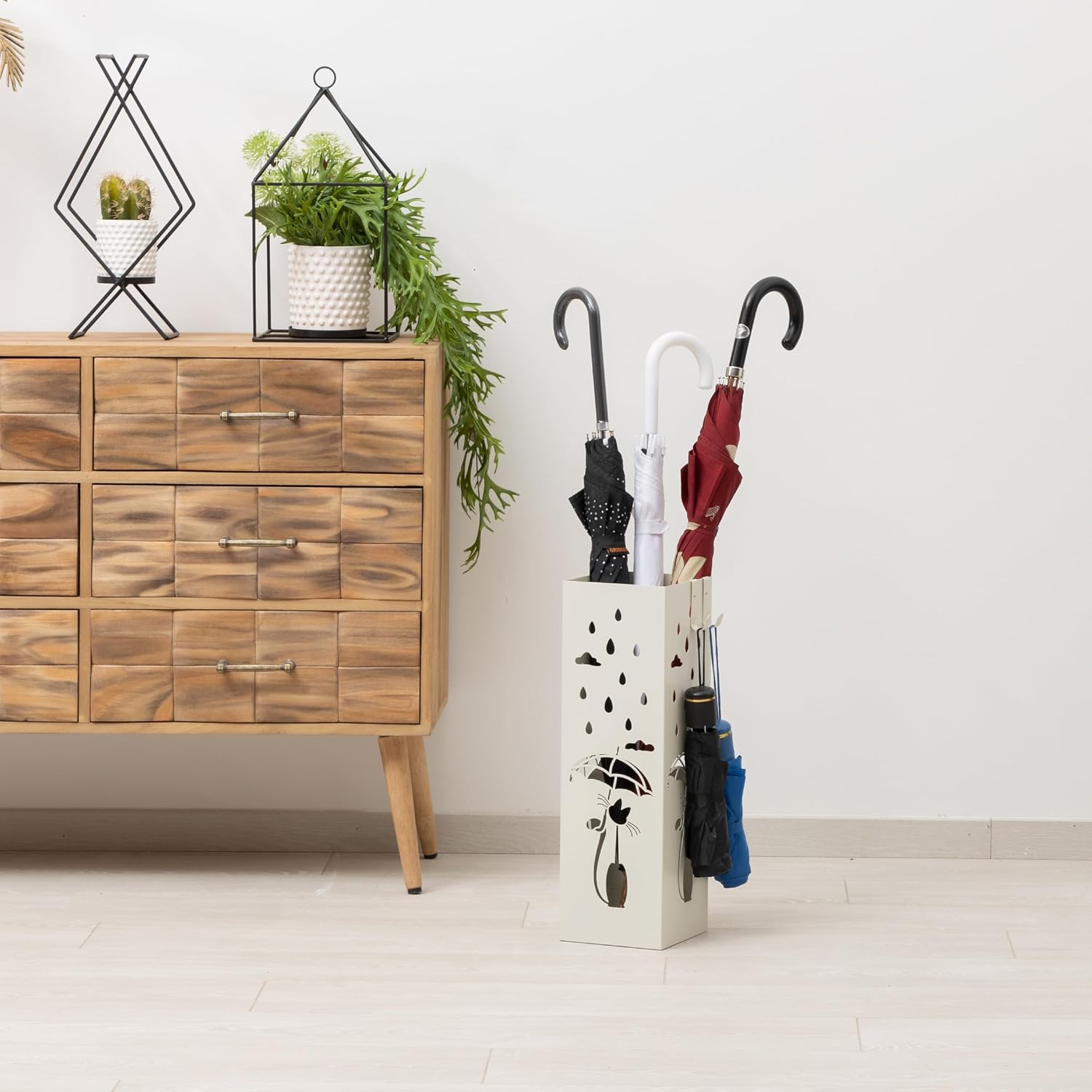 Detalle 2 de Baroni Home portaombrelli design moderno in metallo bianco con gatto, vaschetta scolapioggia rimovibile e 2 gancini