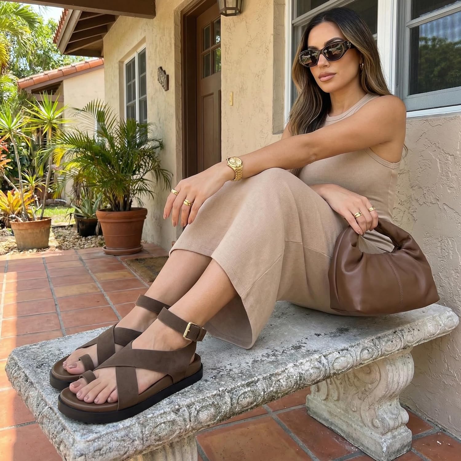 Detalle de CUSHIONAIRE Entry Women’s Ankle Wrap Platform Sandal with Molded Footbed