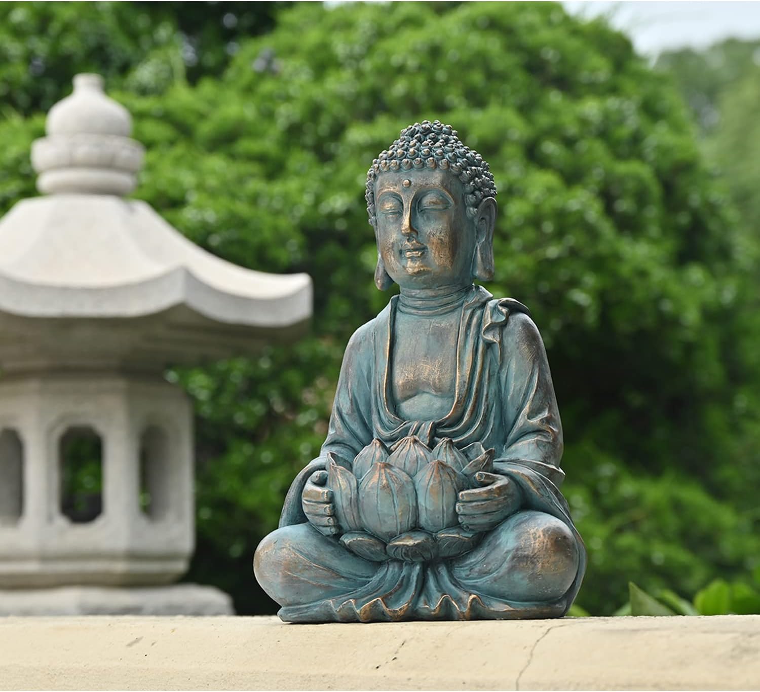 Detalle de TERESA'S COLLECTIONS Bouddha de jardin zen avec lumière solaire (statue assise, résine imperméable) 18 cm