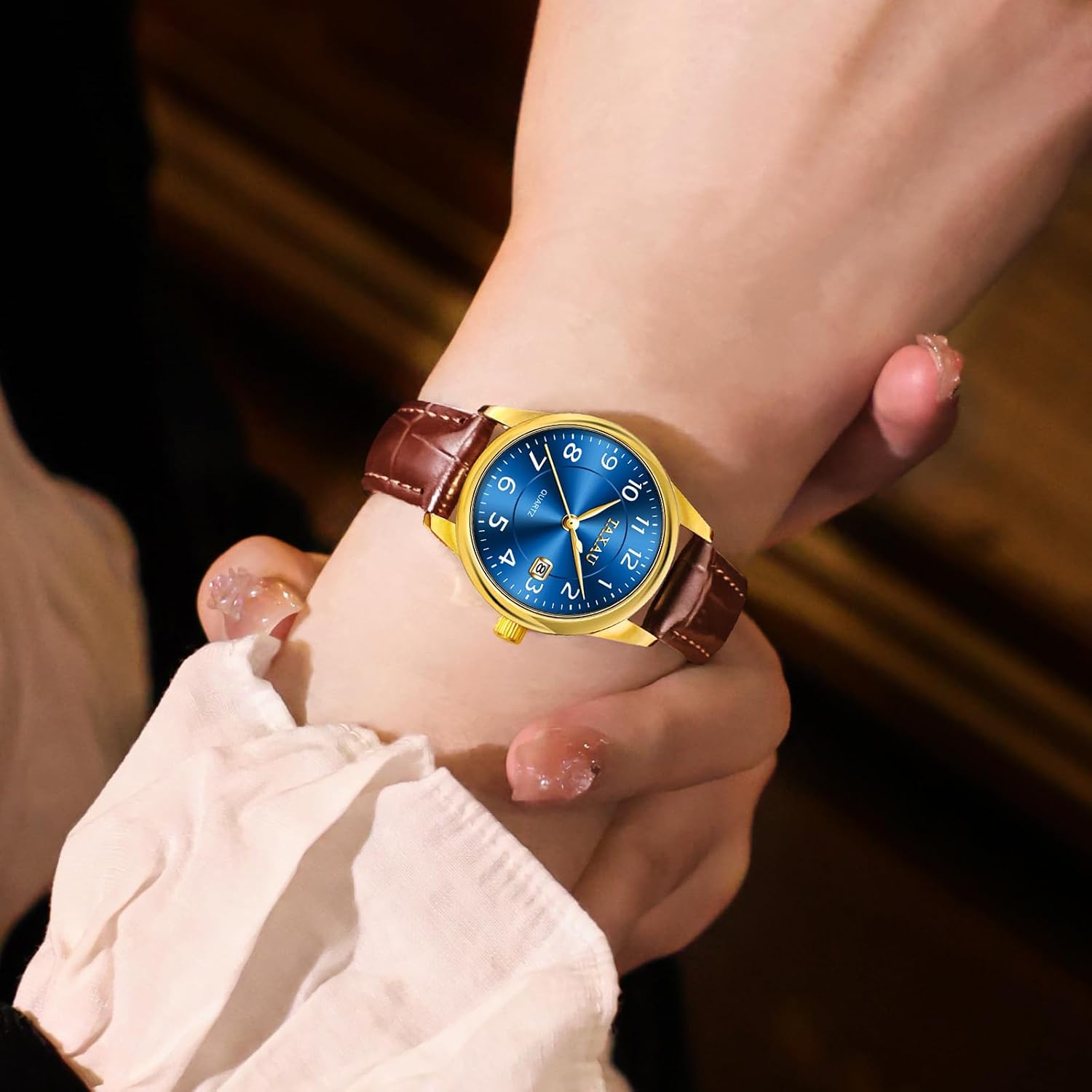 Thumbnail 1 de Taxau Damenuhr mit Lederarmband, analoges Quarzwerk und Datumsanzeige (28 mm, 3 bar) – elegantes Design zum Kombinieren
