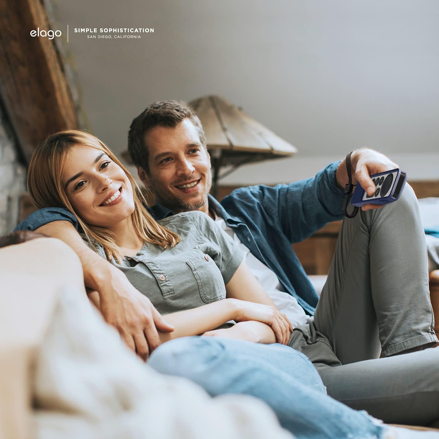 Thumbnail 1 de elago Étui de localisation R5 pour Apple TV 4K Siri Remote (3e/2e génération, 2021-2022) avec emplacement AirTag et lanière