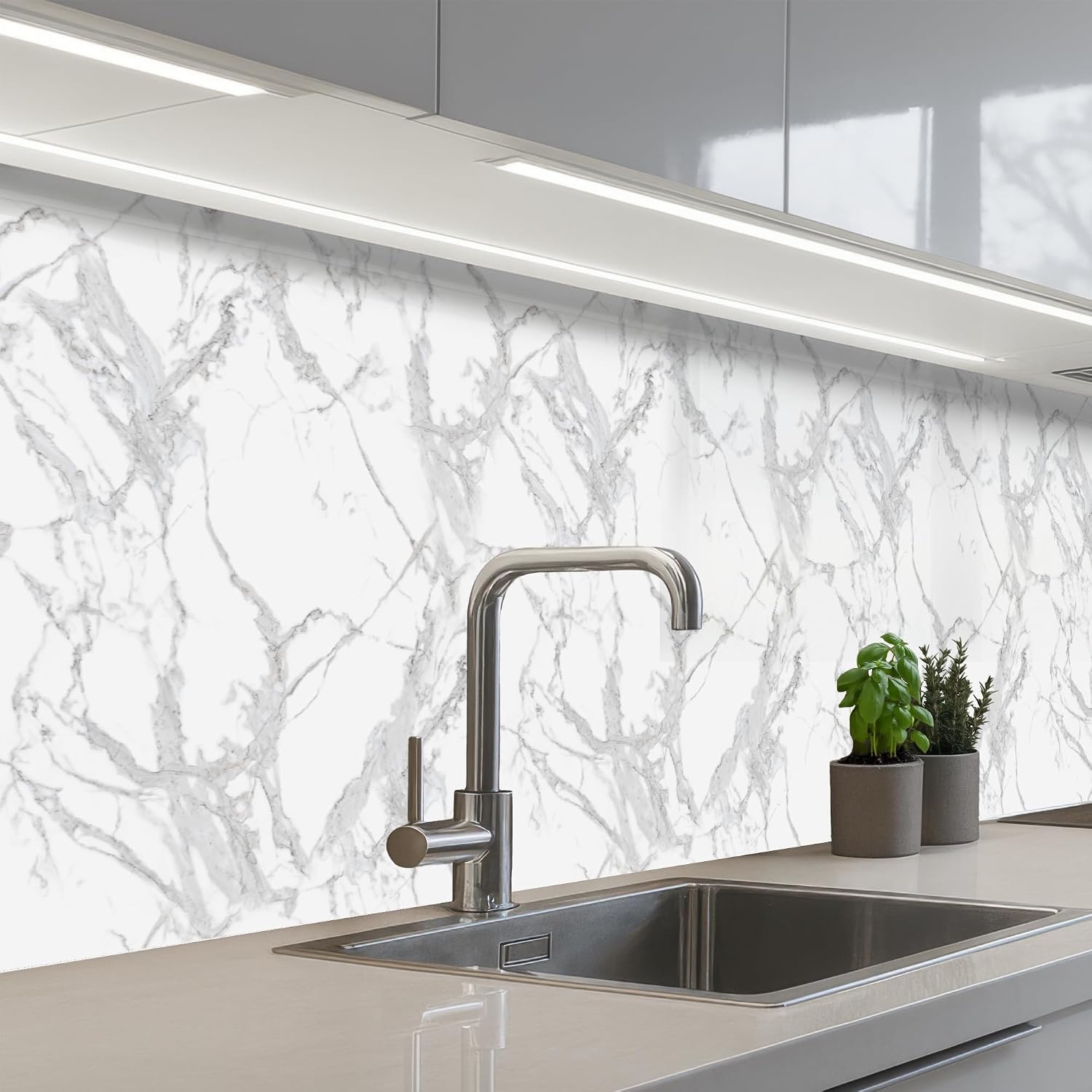 Detalle de KitchenYeah zelfklevende keukenwandplaat 60 x 300 cm in grijs marmer