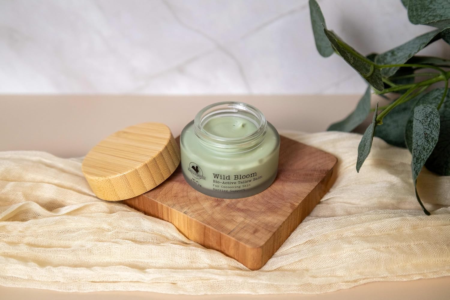 Detalle 2 de Hearth and Homestead Tallow Face Balm, 0.7 oz