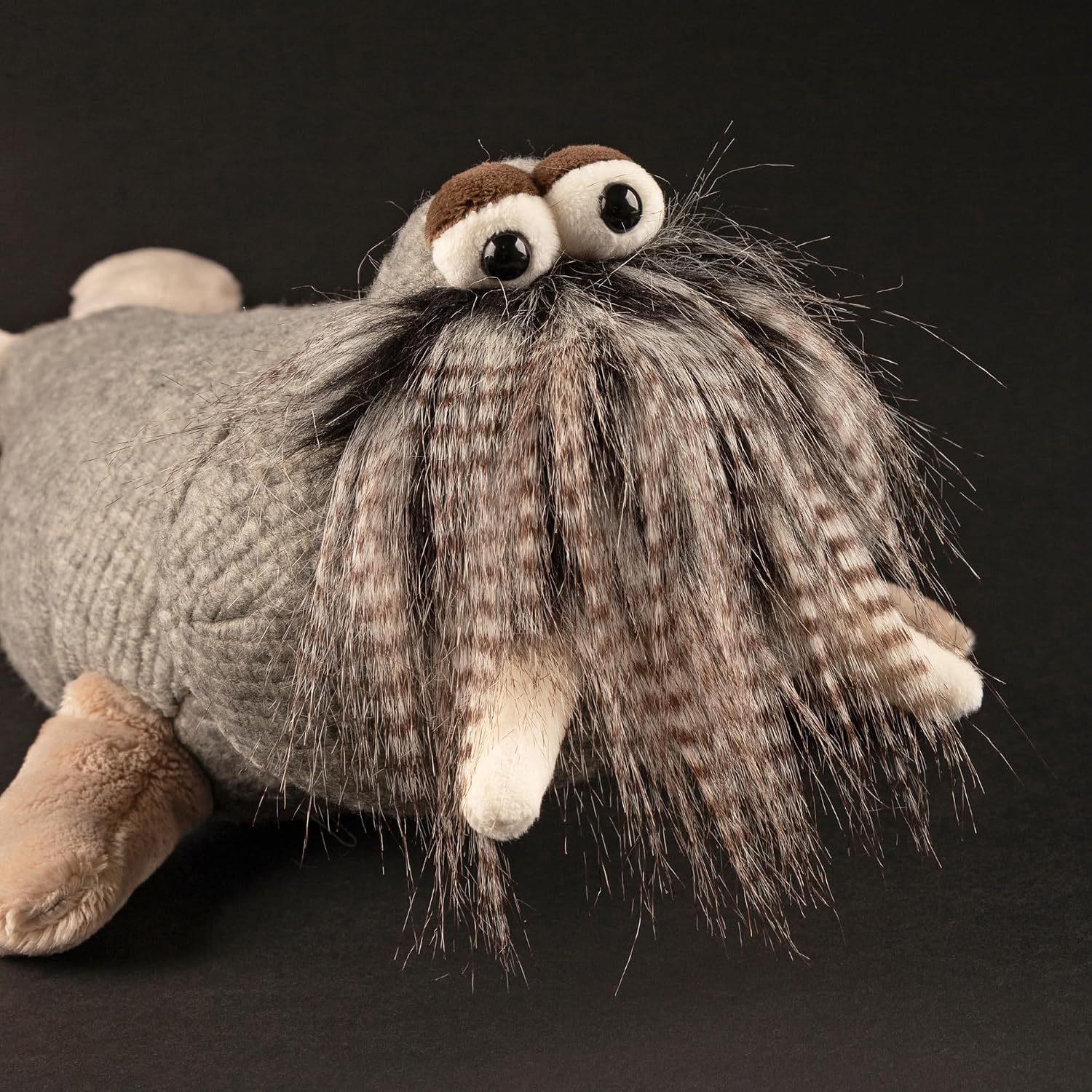 Detalle de Sigikid Hipster Hip BeastsTown – pluszowy manat w szaro-brązowym kolorze