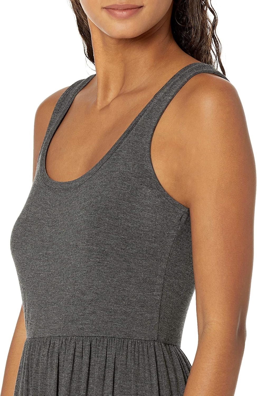 Thumbnail 2 de Amazon Essentials Damen Tailliertes Tanktop-Maxikleid (erhältlich in Übergröße) – FIT & FLARE mit Viskose-Stretch