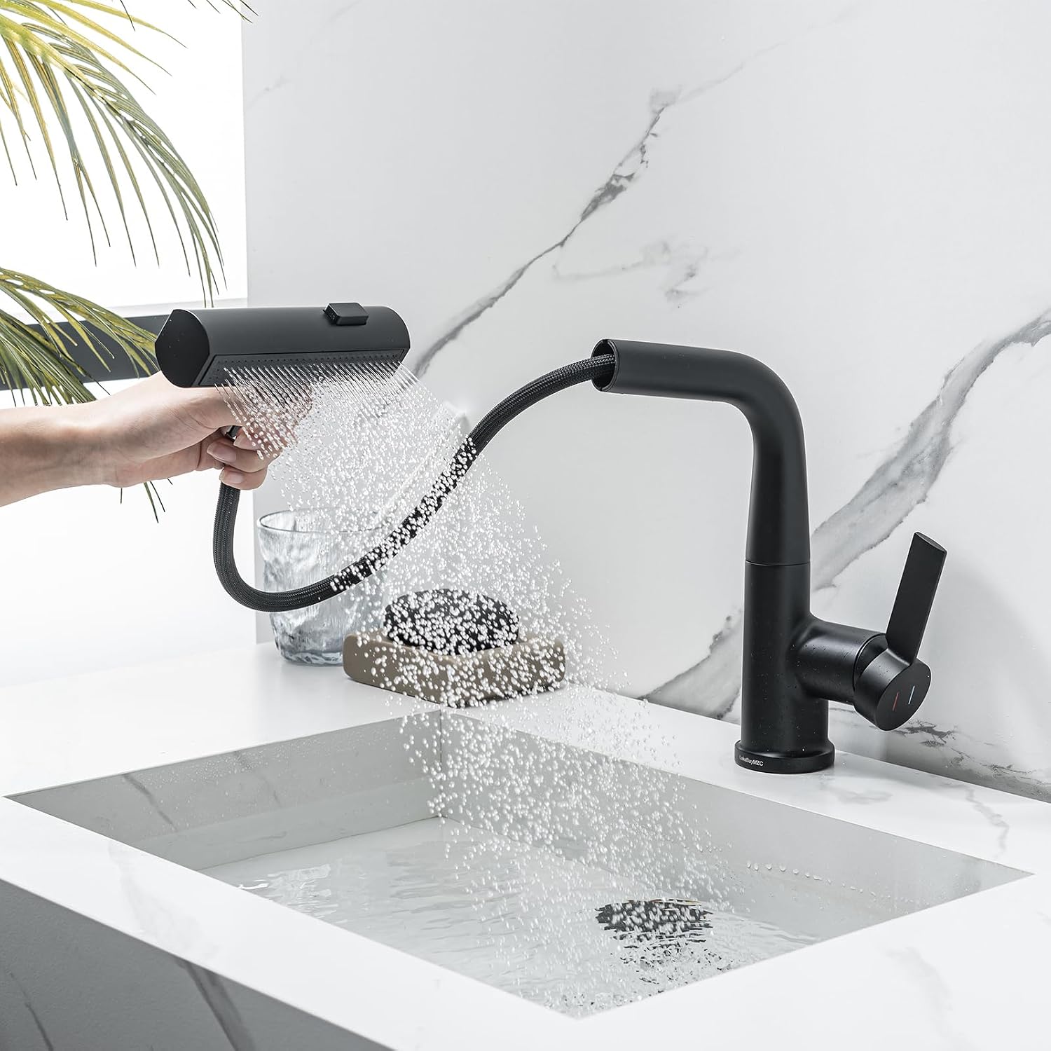 Detalle de LakeBayMZC robinet noir mat 30–34,5 cm