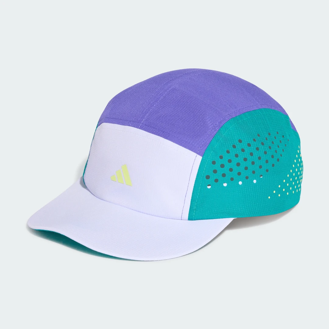 Detalle de Gorra estampada de 5 paneles Run Climacool de Adidas – color Verde