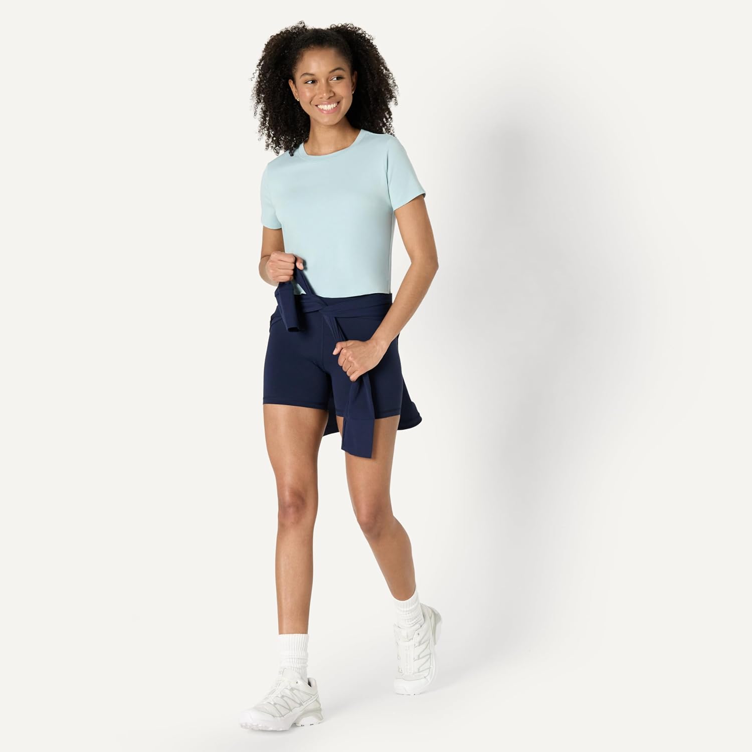 Thumbnail 4 de Amazon Essentials Women’s Active Soft Cotton Crewneck Cropped T-Shirt