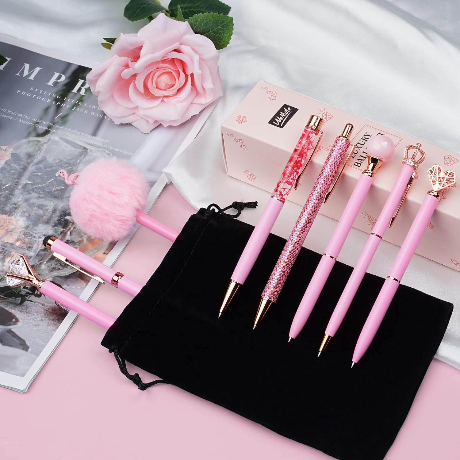 Detalle de WEMATE 8-piece Pink Ballpoint Pens set with bling look (pink, black & blue ink)