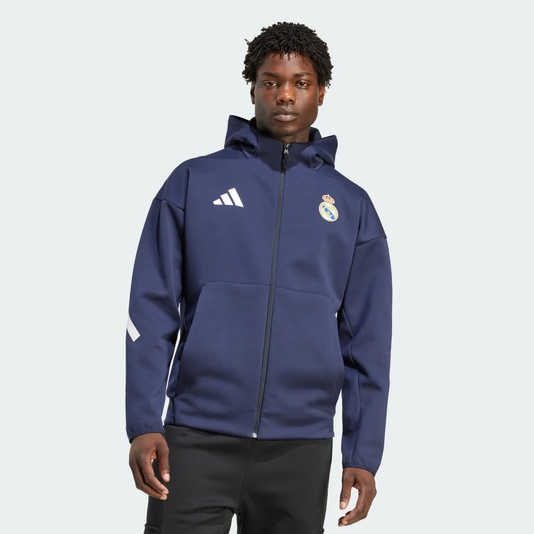 Detalle de Real Madrid ADIDAS Z.N.E. Chaqueta Himno — comodidad y estilo para los aficionados