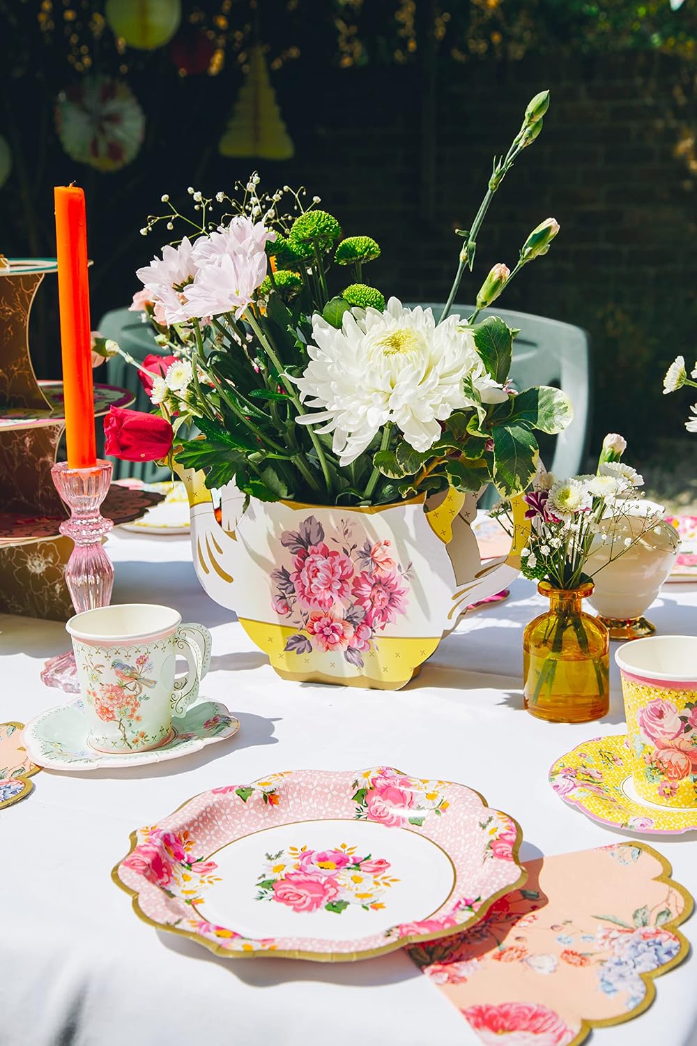 Detalle 2 de Talking Tables Pack of 24 Afternoon Tea Vintage Floral Paper Plates 📅