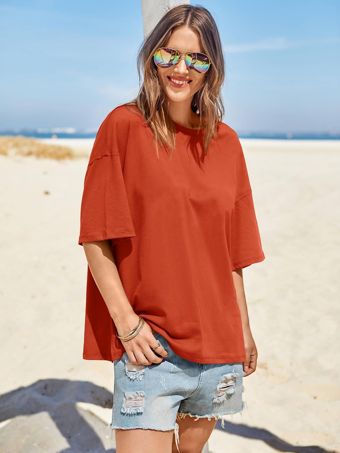 Detalle 2 de Tankaneo Women's Oversized Summer T-Shirts: Loose Fit, Side Slit Tee
