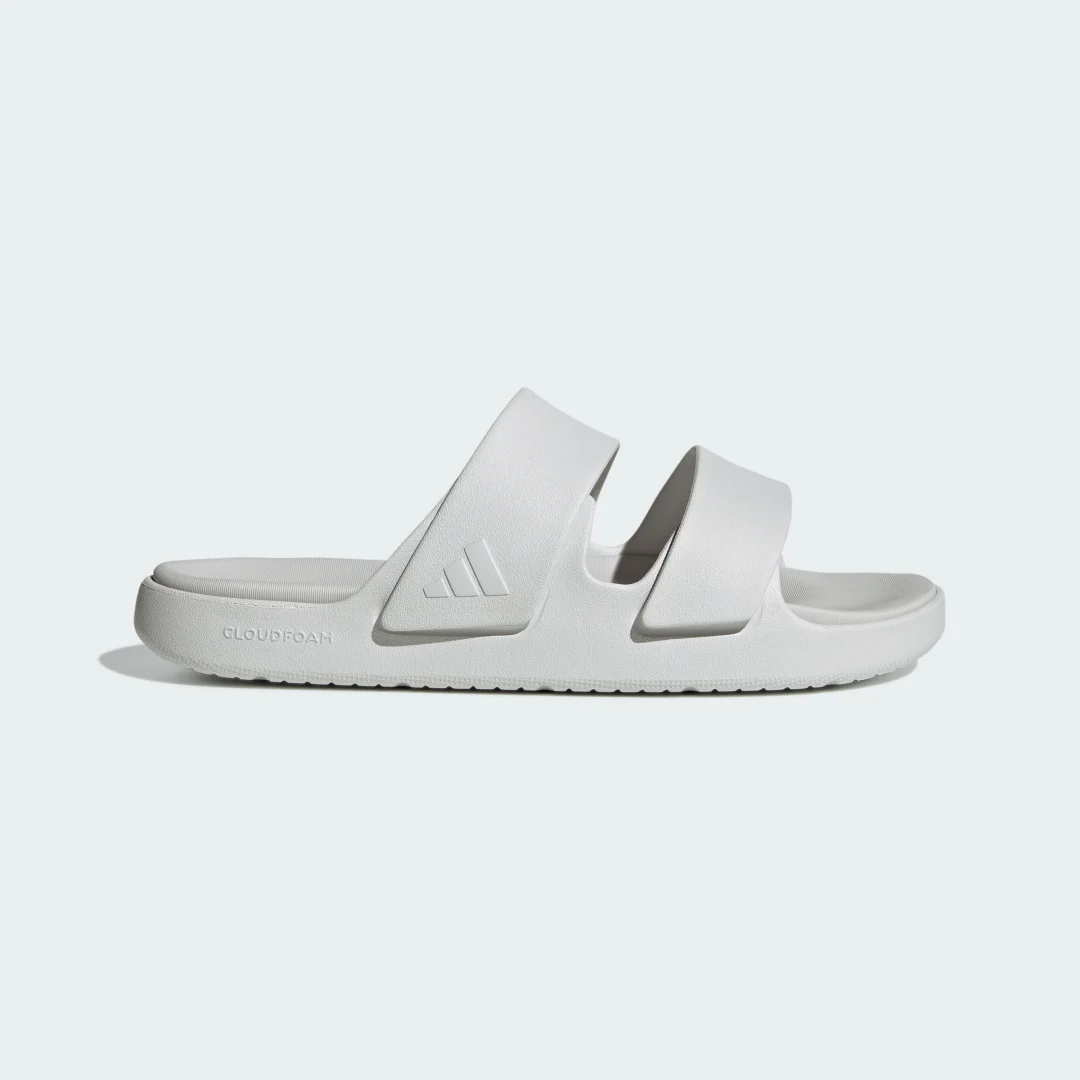 Detalle de Sandalias ZNSORY de Adidas: comodidad básica para el día a día