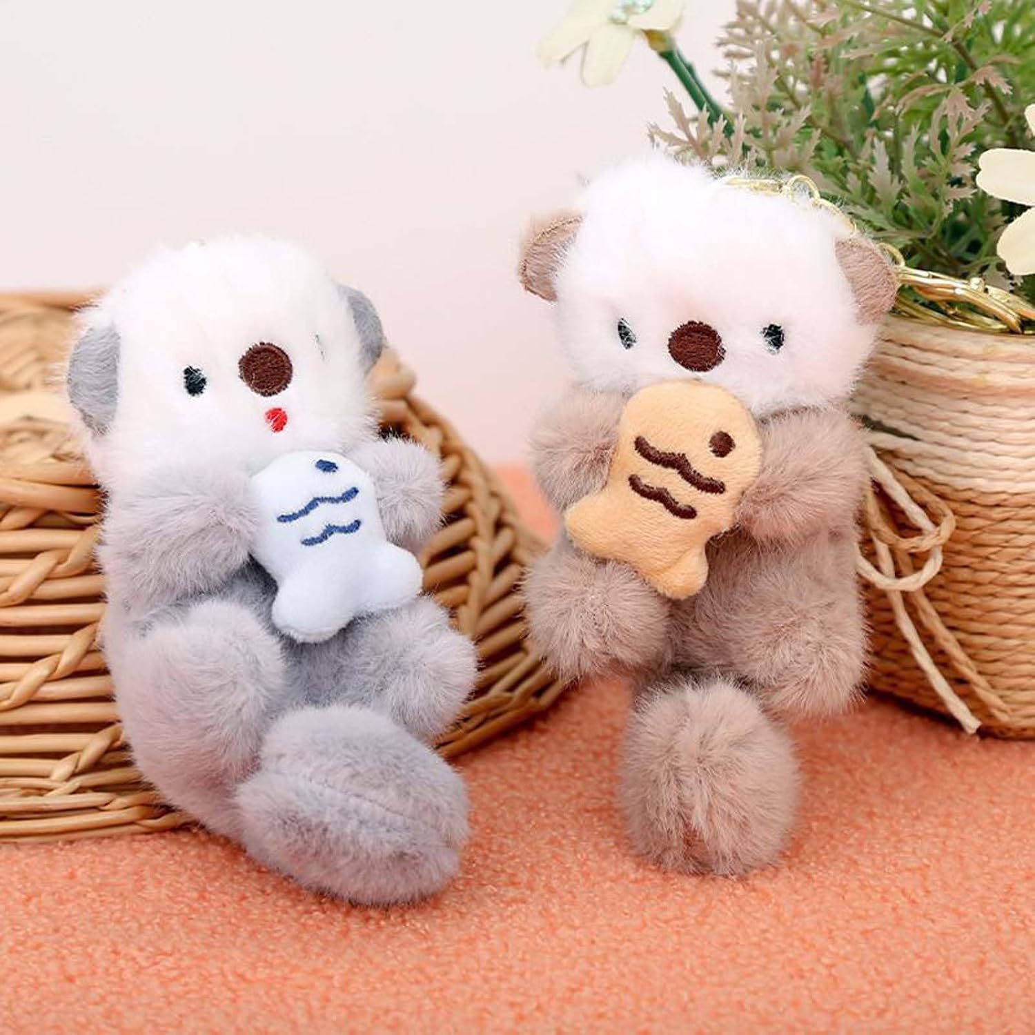 Detalle 2 de Fruitlly Plush Otter Bag Charm: Cute Otter Keyring for Bags and Keys