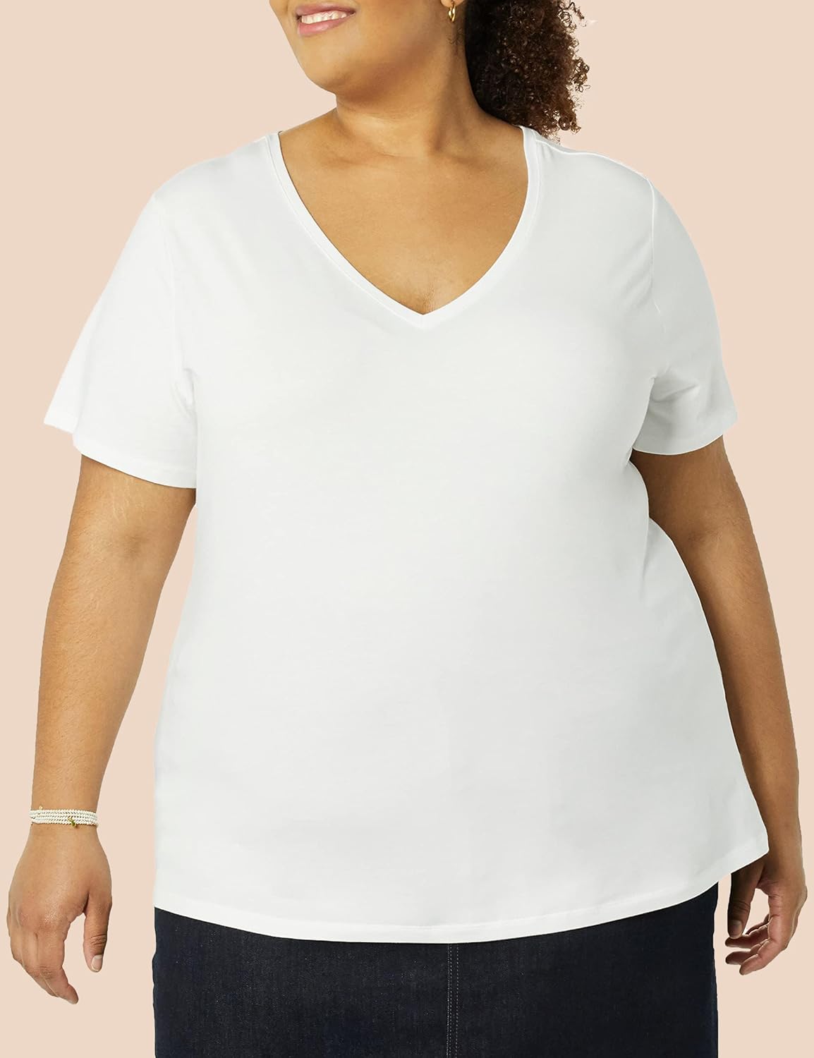 Thumbnail 1 de T-Shirt Amazon Essentials con scollo a V e maniche corte, taglie forti donna (confezioni multiple)