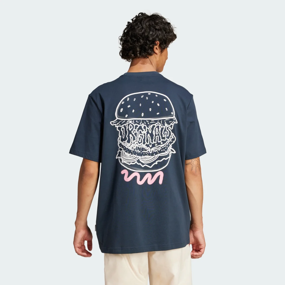 Detalle 2 de Camiseta adidas Originals azul: estilo icónico y comodidad para el día a día