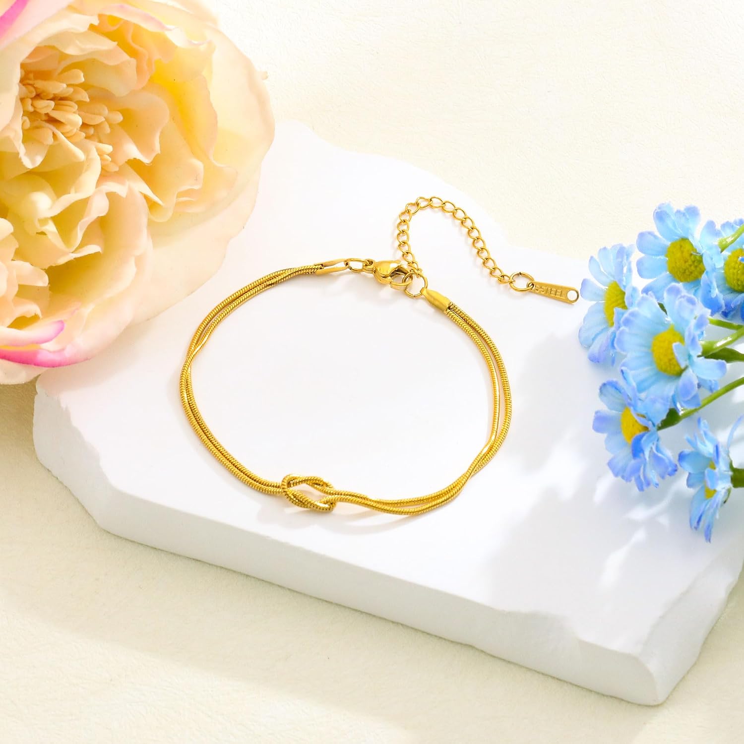 Detalle 2 de HEYEJET Liebesknoten-Armband aus Edelstahl (Silber/Gold) mit Schlangenkette – Geschenkidee für Paare, Frau & Mädchen