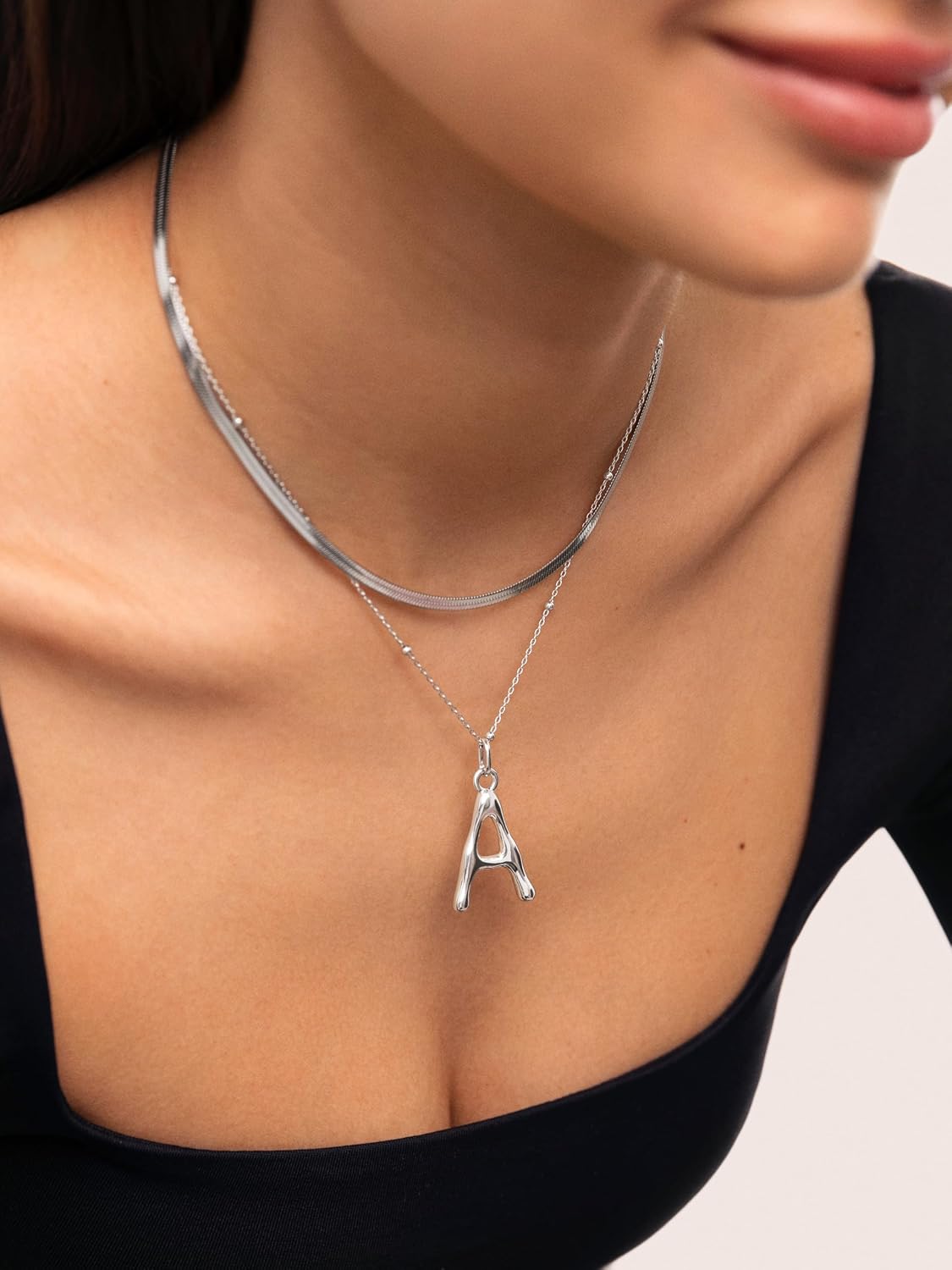 Detalle 2 de SINGULARU Halskette Dots – Sterlingsilber mit Rhodium- oder Goldschicht und Kugeln, 50 cm