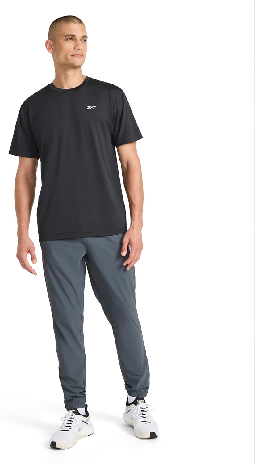 Thumbnail 3 de Reebok Men's Reflective Small Logo Crewneck T-Shirt — Standard Fit, Lightweight Cool-Touch Jersey