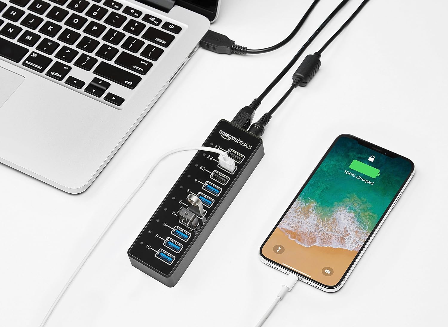 Detalle 2 de Amazon Basics koncentrator USB-A 3.1, 10 portów, zasilacz 65 W