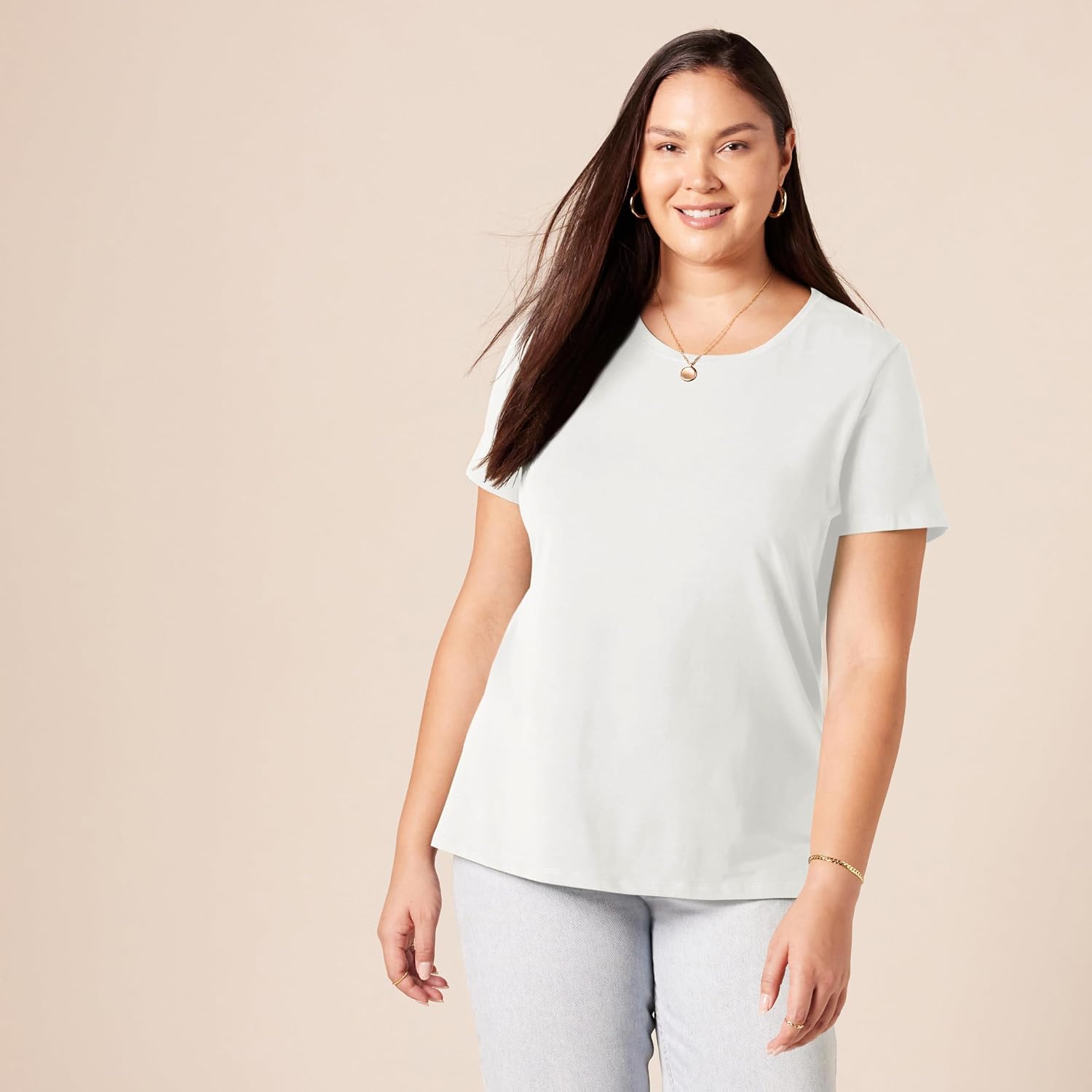 Detalle de Amazon Essentials T-shirt manches courtes femme, coupe standard (ras-de-cou et col en V) – pack multiple
