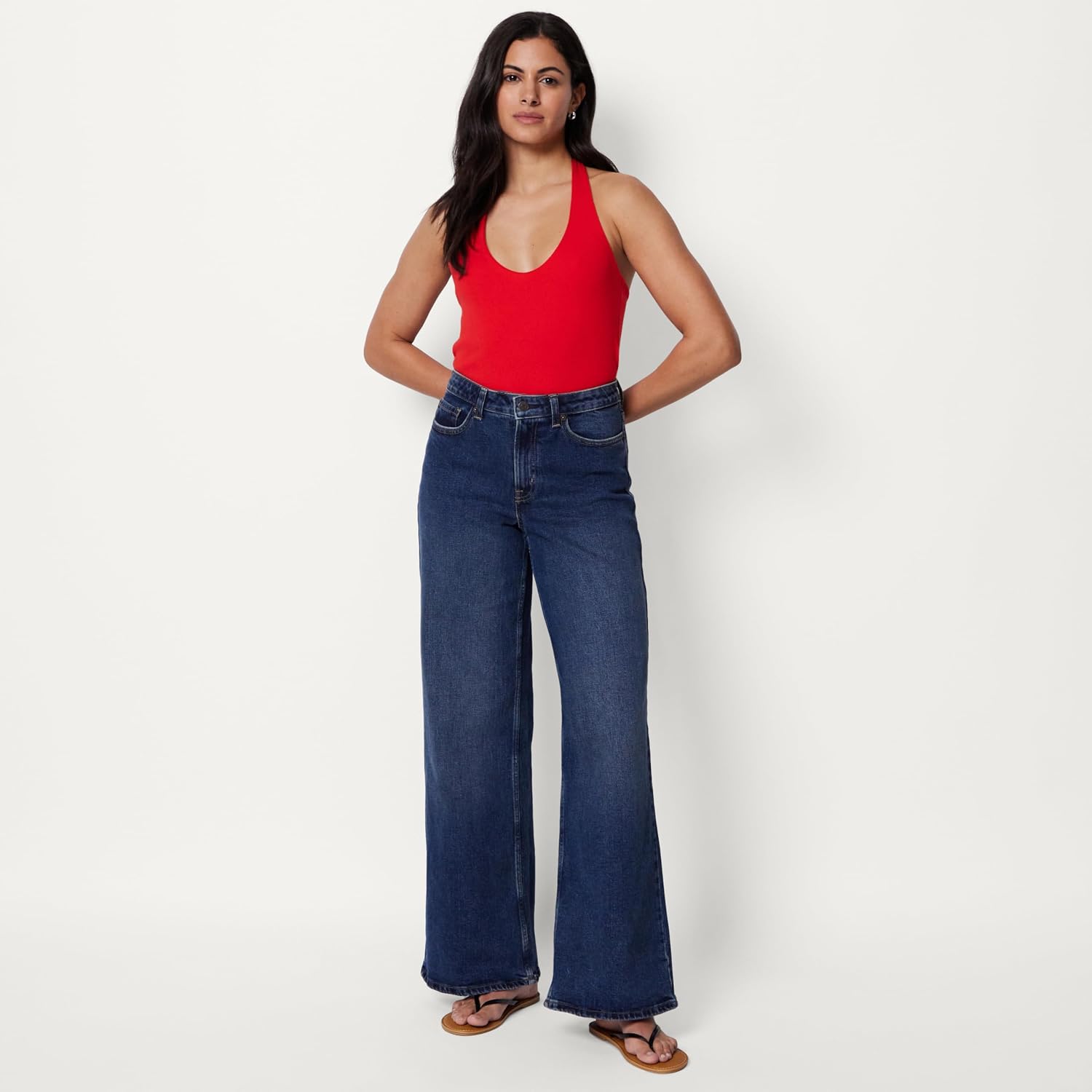 Detalle de Amazon Essentials Women's Slim-Fit Ribbed Halter Top