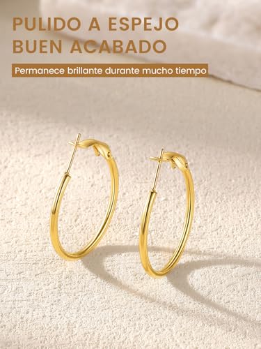Detalle de GoldChic pendientes de aro dorados en acero inoxidable 316L, 30 mm (aros pequeños finos minimalistas)