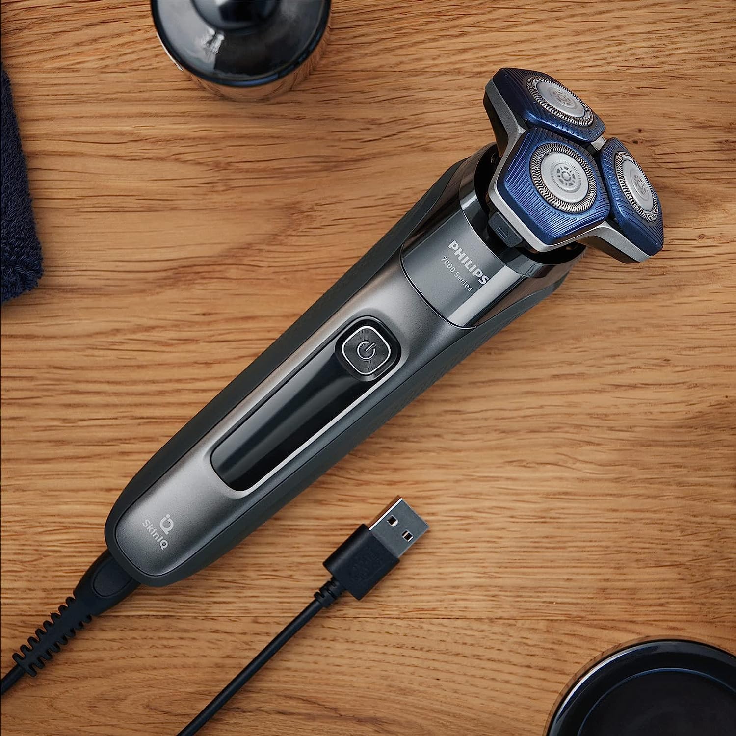 Thumbnail 6 de Philips Shaver Series 7000 S7887/35: Wet & Dry Electric Shaver with SkinIQ