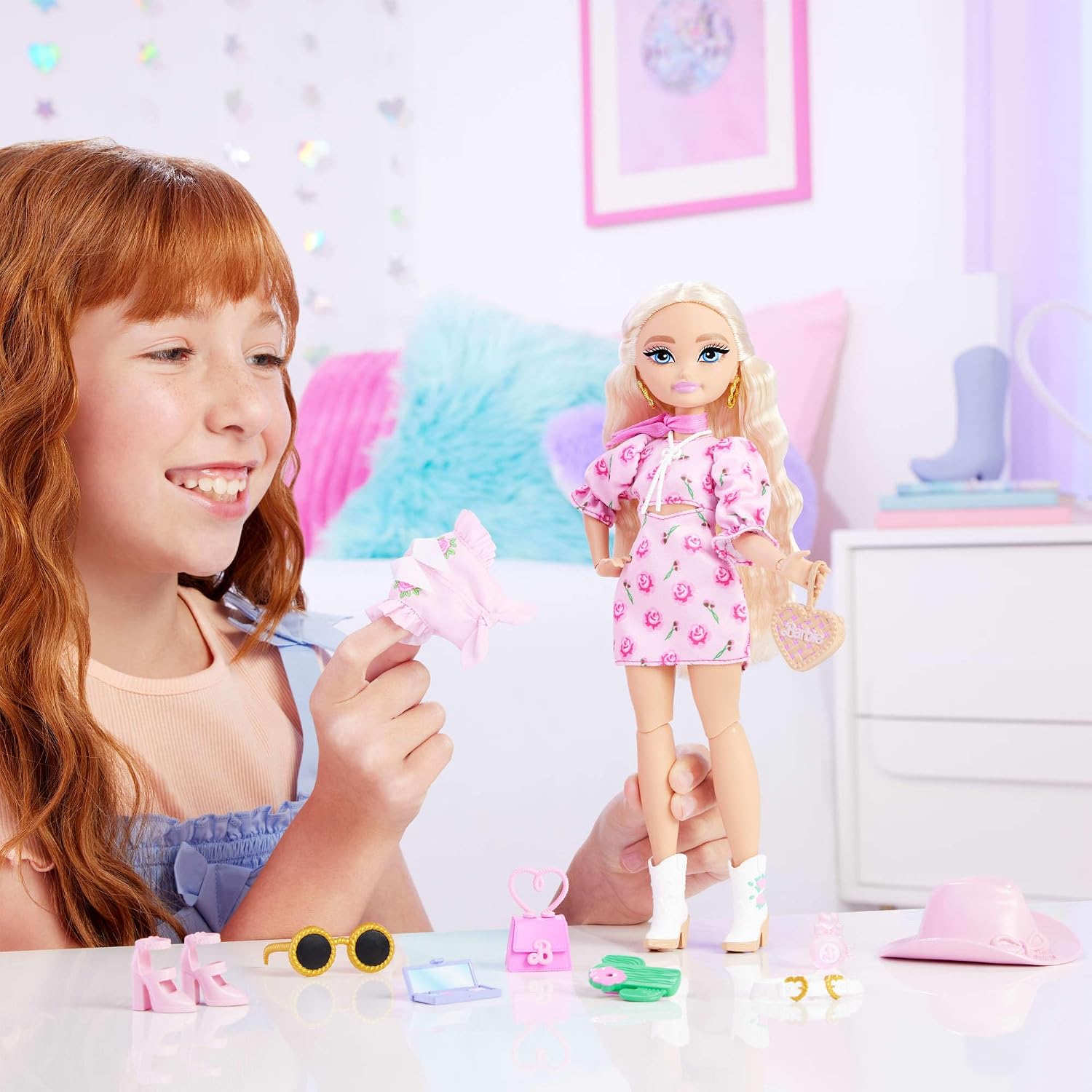 Detalle 2 de Barbie Dream Besties Malibu Festival Look