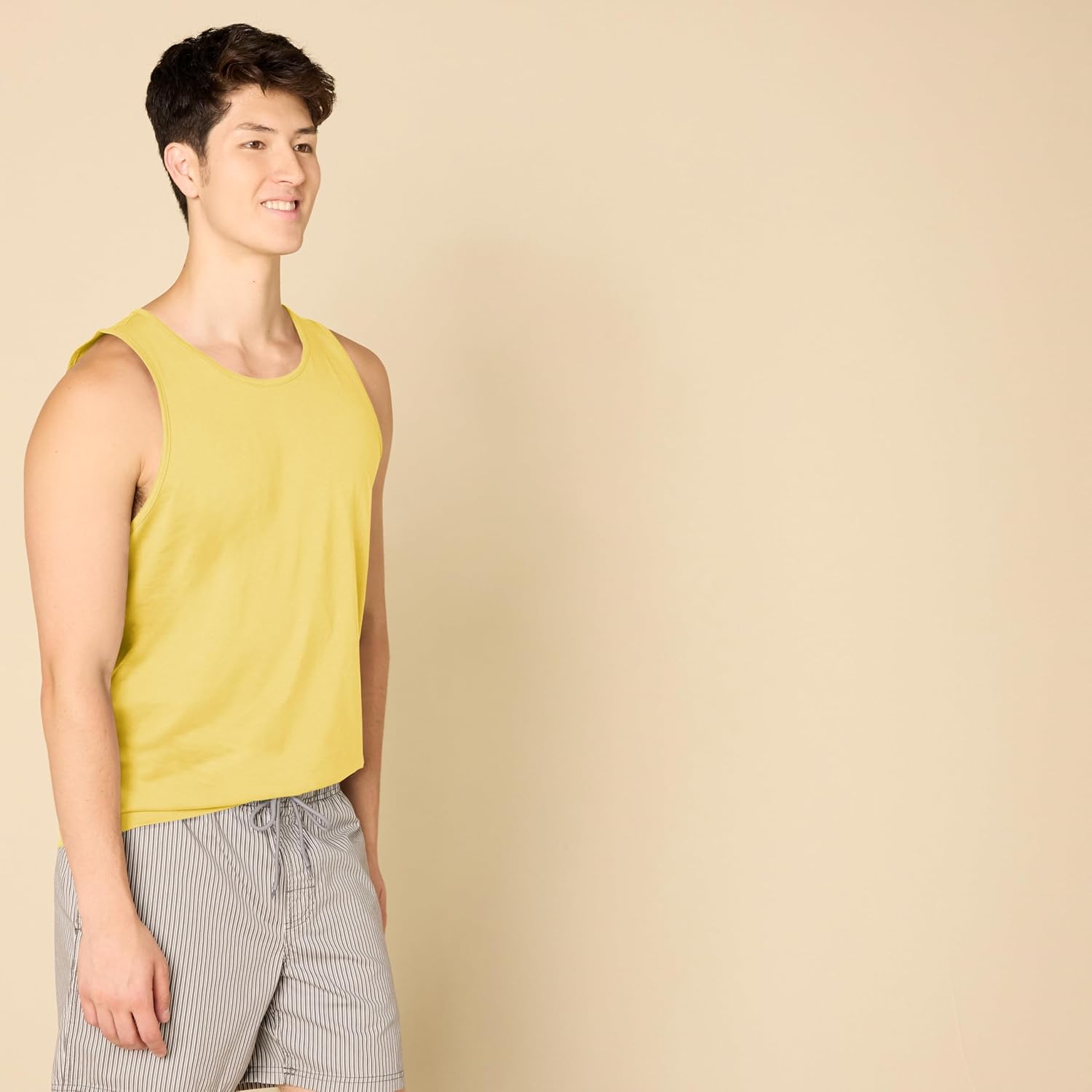 Thumbnail 2 de Amazon Essentials Herren Tanktop (normale Passform) – ärmelloses Basic für warme Tage