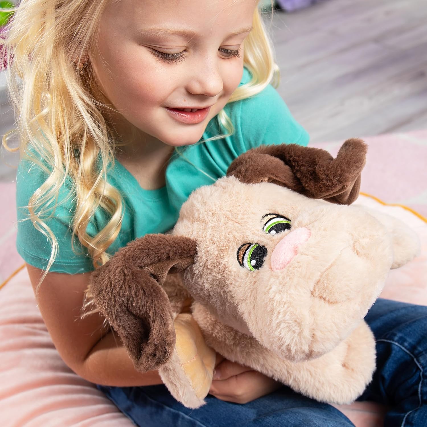 Detalle 2 de Basic Fun Pound Welpen Weighted Snuggles Plüsch – Hellbraun, 3+