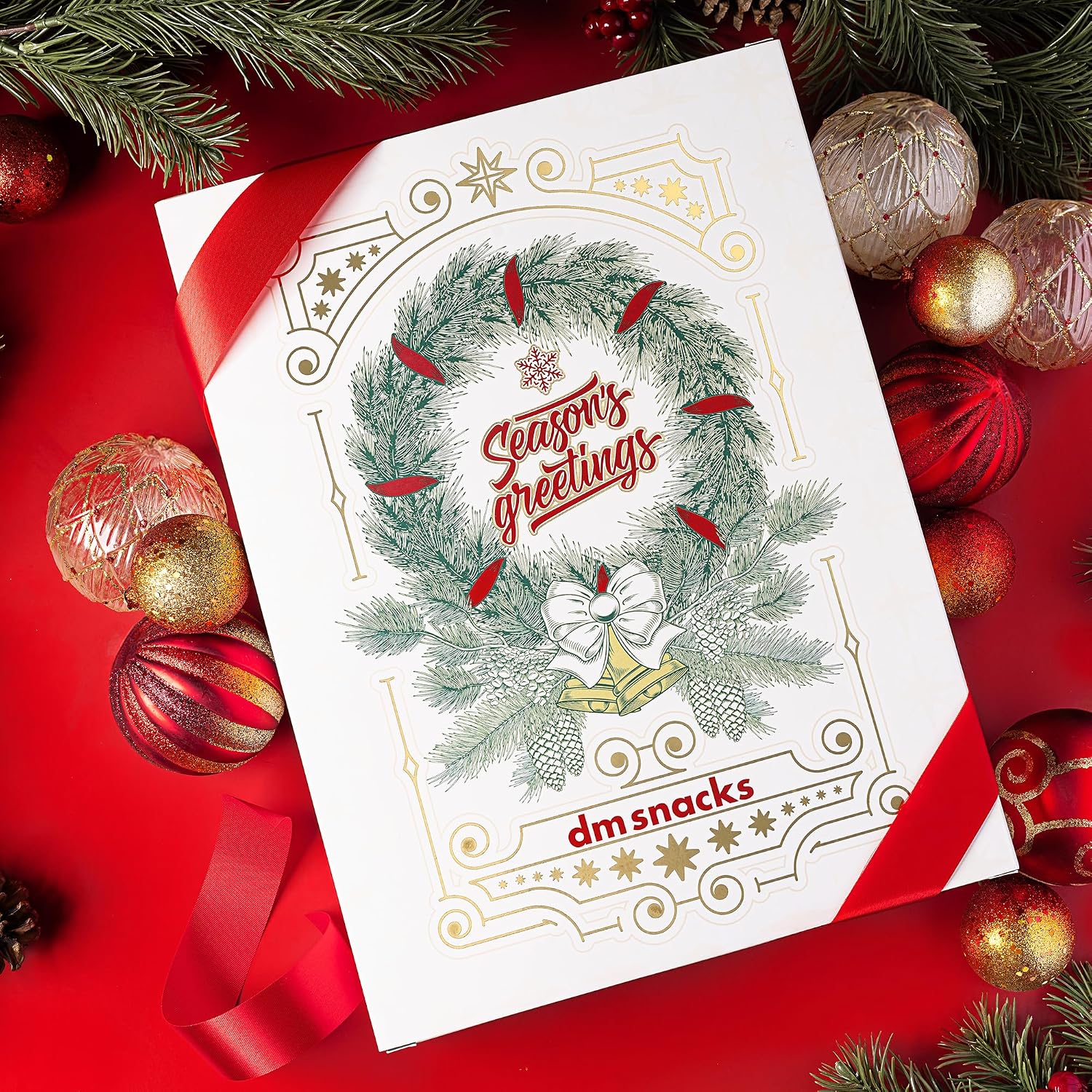 Detalle 1 de SUGAR PLUM 2026 Advent Calendar with 24 Sweet, Savory, and Smoky Snacks