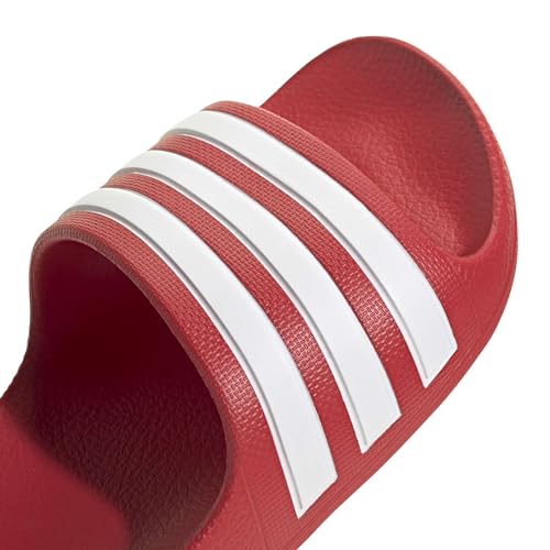 Detalle de adidas Adilette Aqua Slides Kids: infradito slip-on unisex per bambini e ragazzi, Better Scarlet Ftwr White, 34 EU