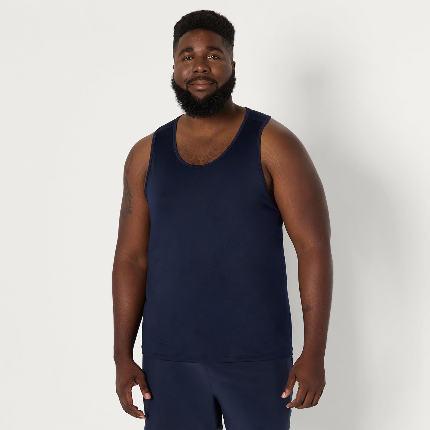 Thumbnail 5 de Amazon Essentials Herren Gym-Tanktop aus Funktionsstretch – leicht, schnelltrocknend