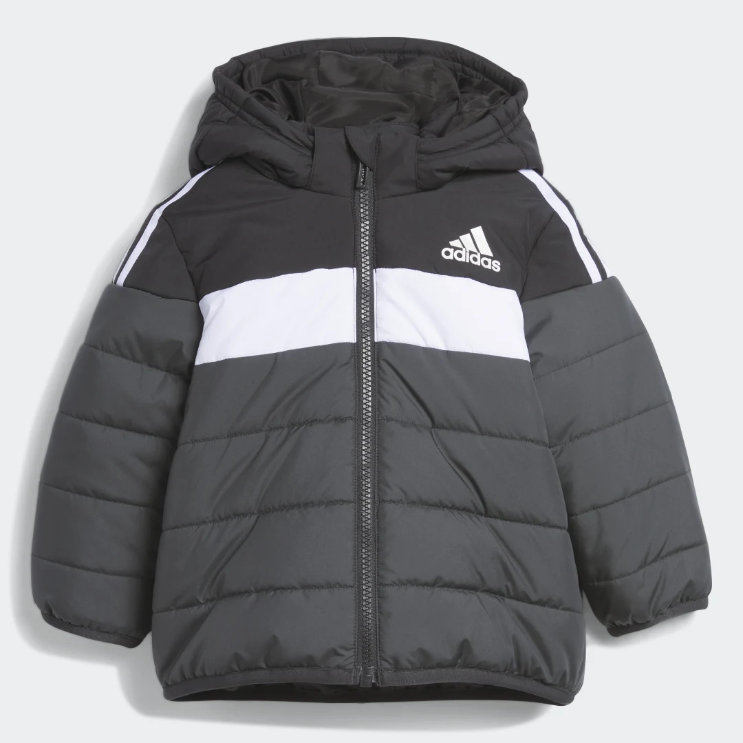 Detalle de Chaqueta acolchada Kids de Adidas: comodidad en negro para los peques
