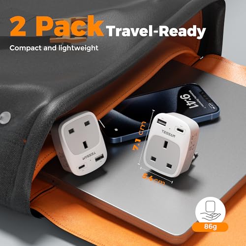 Detalle de TESSAN UK to Italy Plug Adapter with USB-C: 3-in-1 Travel Power Solution