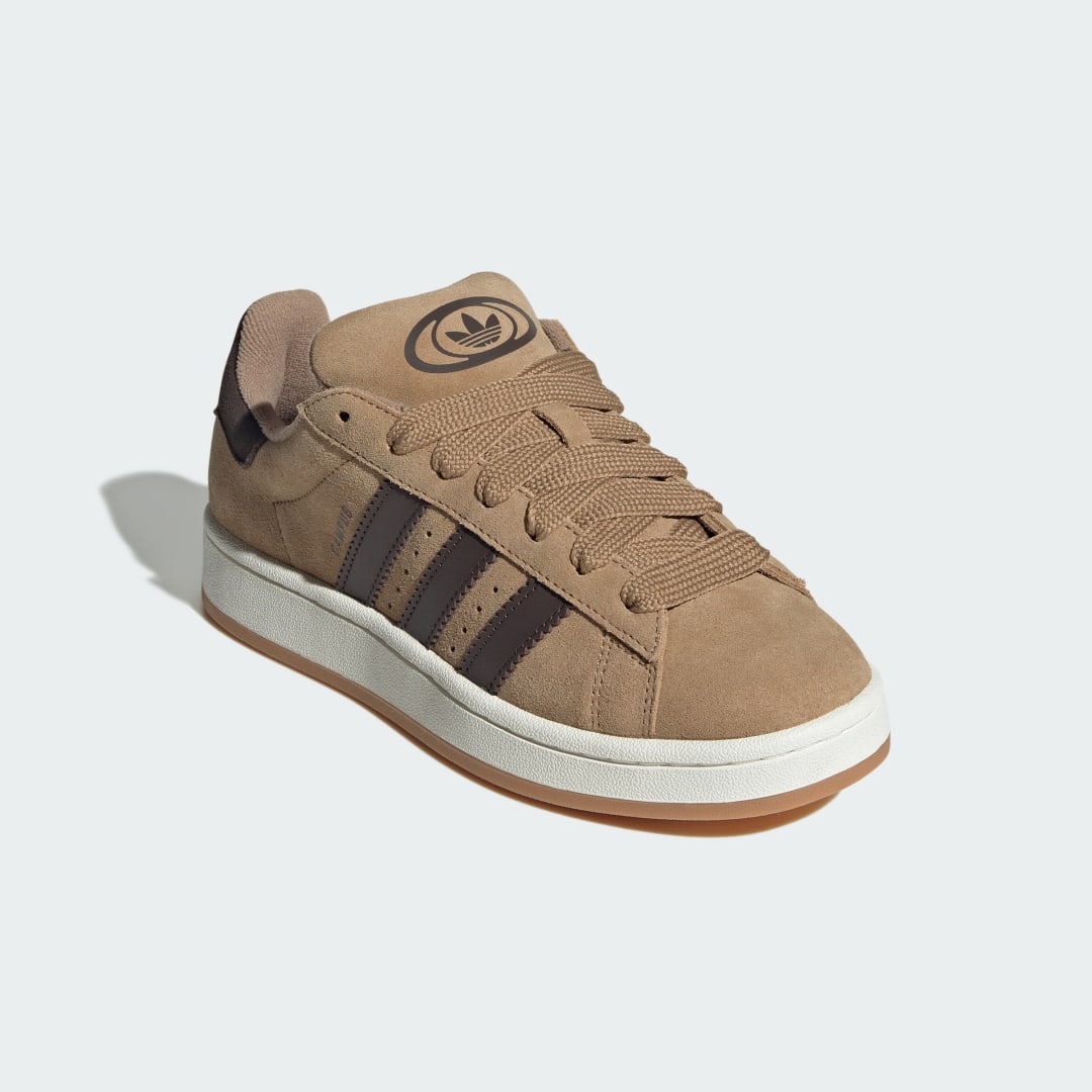 Detalle de Adidas Campus 00s: zapatilla clásica en color Marrón