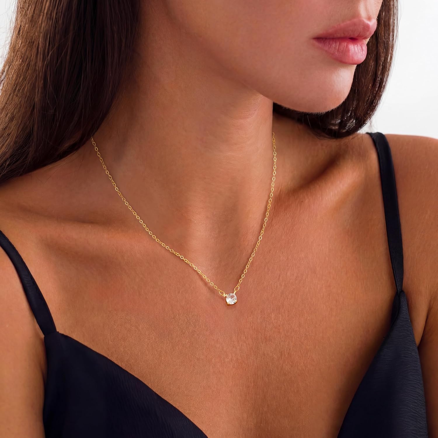 Detalle de Tewiky Cubic Zirconia Necklace, 14K Gold-Plated