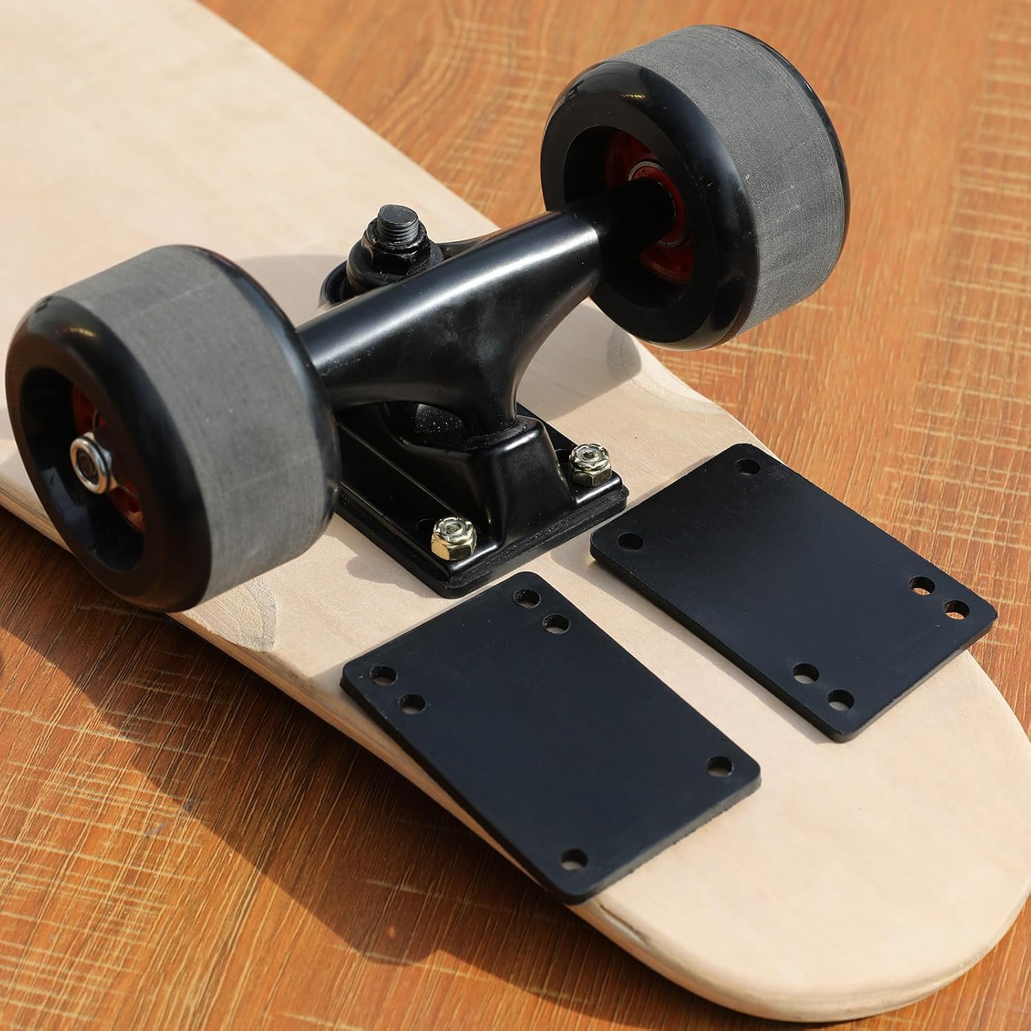 Detalle 2 de Vanpro skateboard riser pads 4 mm