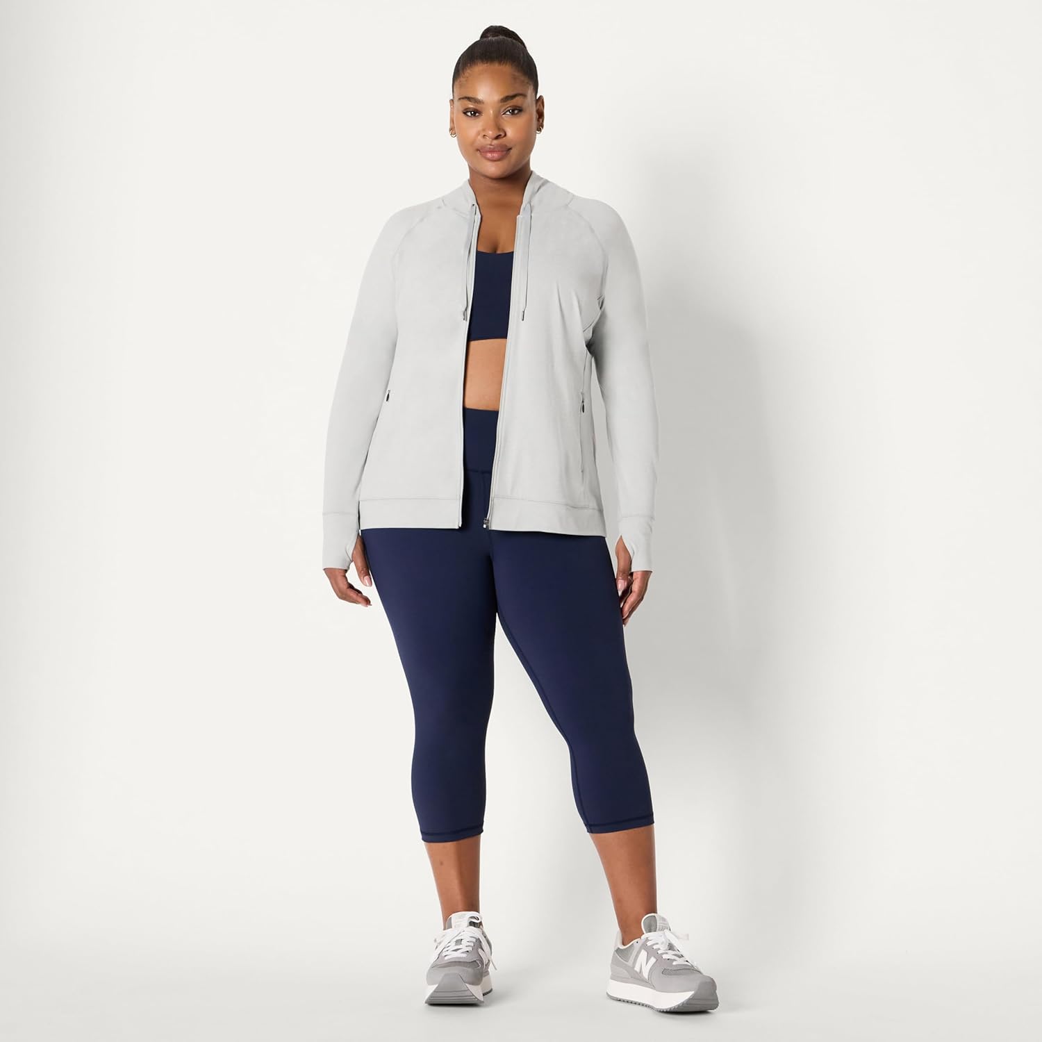 Thumbnail 6 de Amazon Essentials Women’s Athletic Soft Performance Lightweight Zip-Up Workout Hoodie Jacket